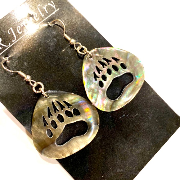 COPY - 🐻 Hand crafted Bear Paw Earrings (Shell) - Picture 2 of 4